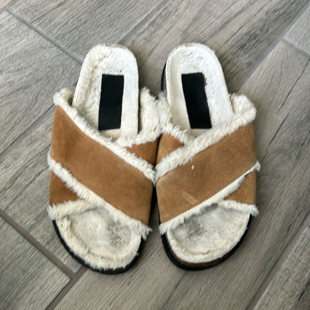 Zara slides